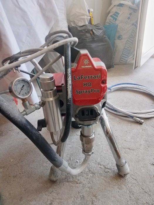 Pompa de zugrăvit  vopsit