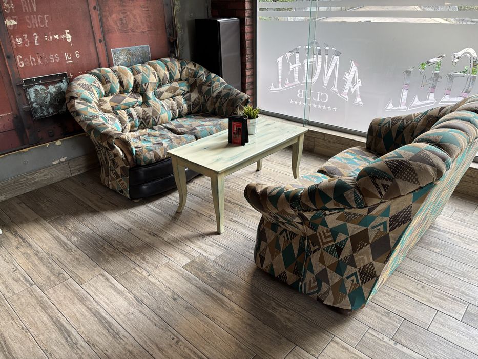 Разпродажба на мебели за заведение