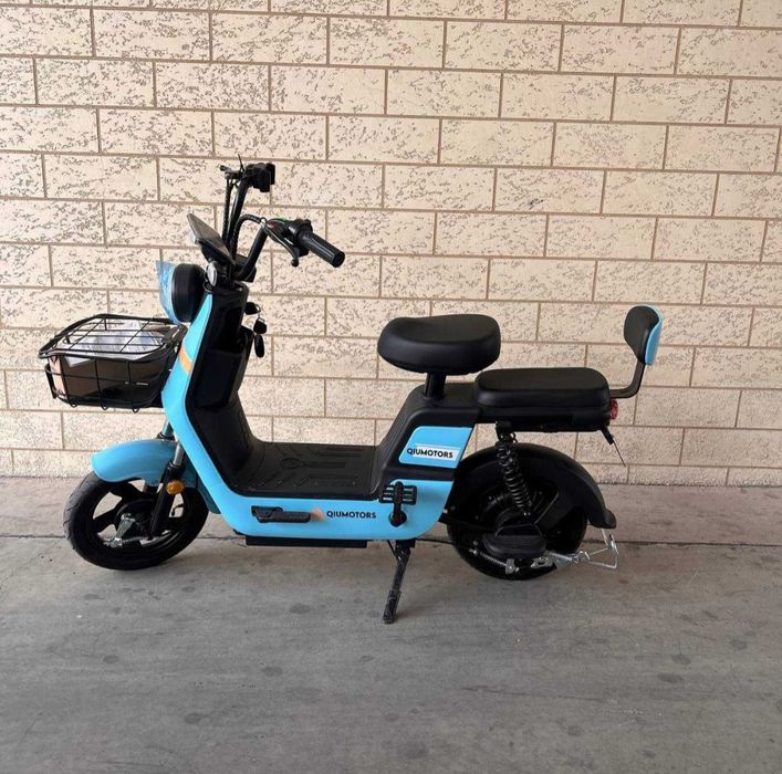 Qiumotors skuter 
- Мощность: 350 W
- Запас хода: 60 км
- Максимальная