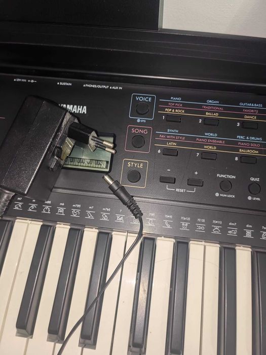 Orga Electronica Yamaha PSR-E273