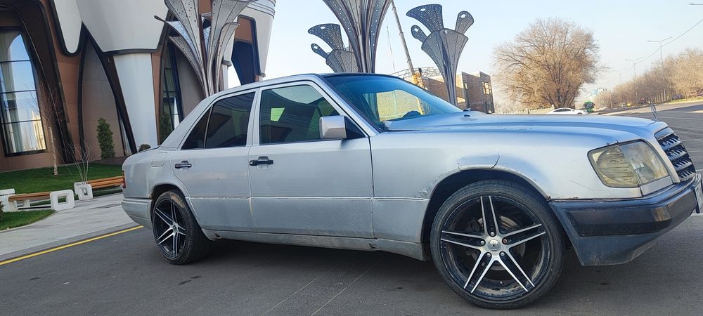 Продается Мерседес 124