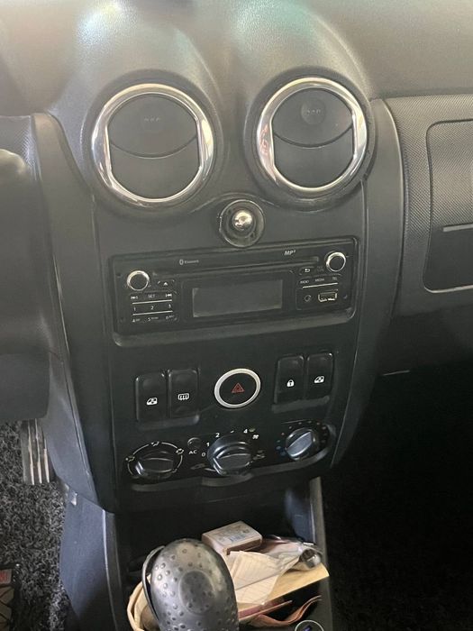 Lada largus reno matur