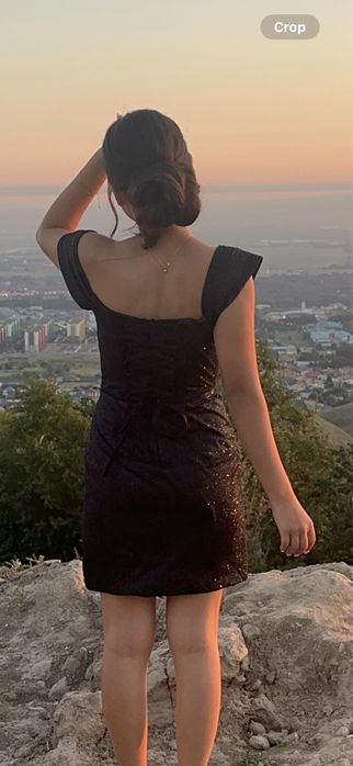 Продается вечернее,черное,короткое платье