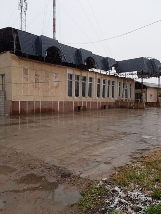 Vodiyda yer sotiladi ( toʻyxona, choyxona, klinika va hokazolar uchun)