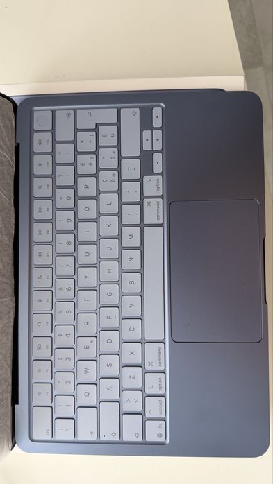 Laptop Apple MacBook Neo 13" Retina Apple A18 Pro 6 nuclee CPU, 5 nuclee GPU, 16 nuclee NeuralEngine, 8GB, 512GB, Touch Id