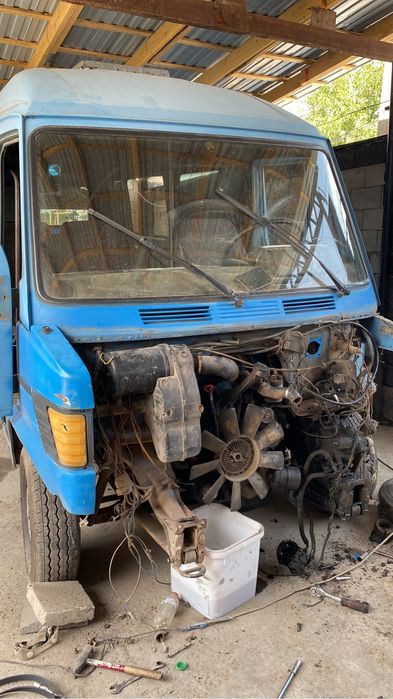 Продам на запчасти мерседес сапог