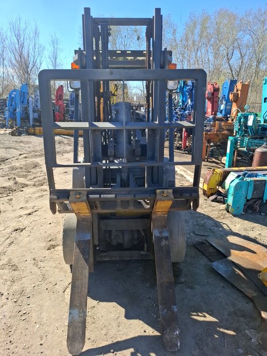 Погрузчик вилочный, Кара2.5тонн