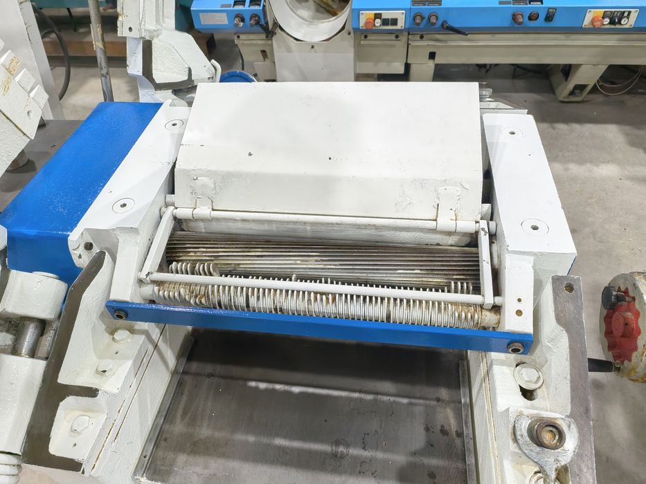 Абтихт щрайхмус на 400мм, с 4 ножа и 2 скорости.