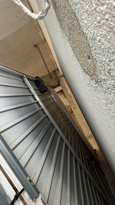 Гаражна врата махова