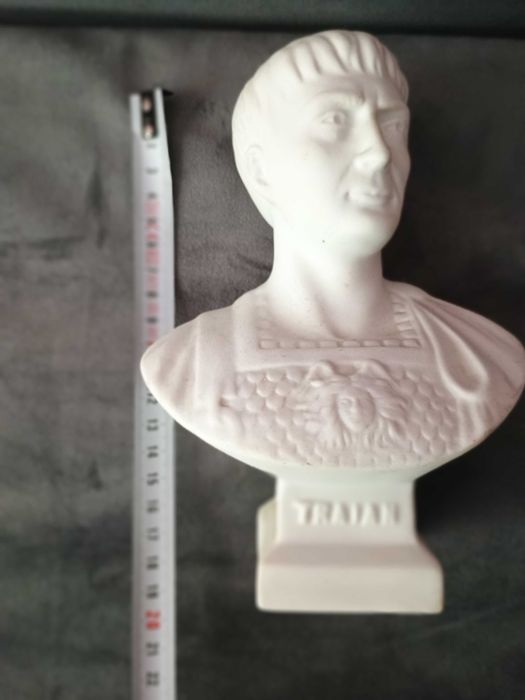 Statueta bust : Traian    ;  Decebal   ( pentru colectionari )