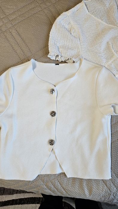 ЛОТ от две блузки и елече