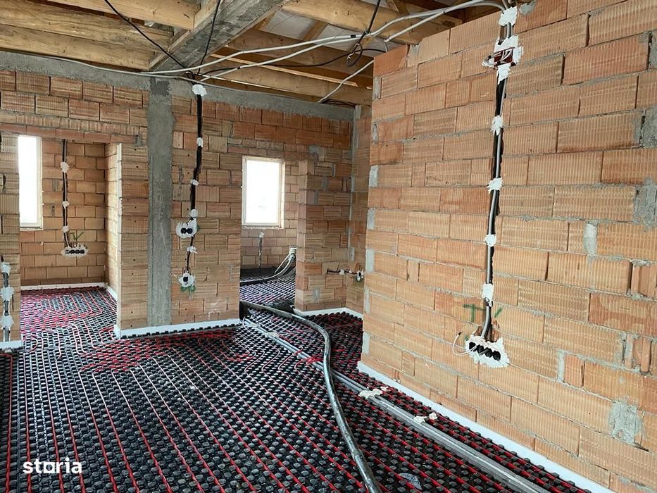 Casa noua single, 9 arii teren,  4 camere, gard, pivnita  Livezeni