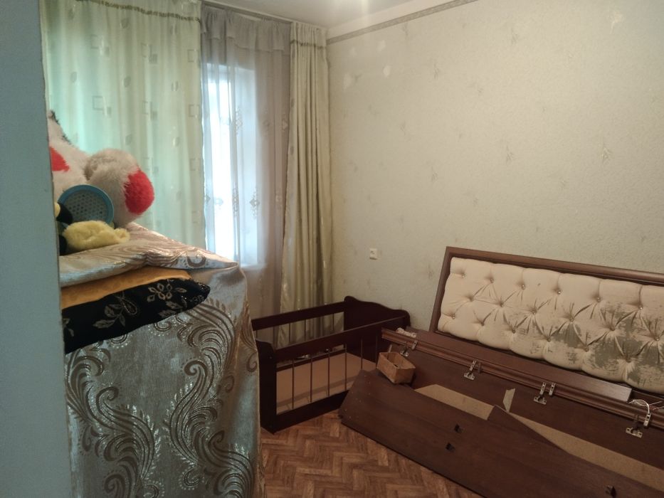 Uy sotiladi.   4 xonali 2 etaj