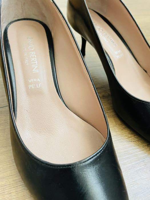 Pantofi Enzo Bertini, mar 40, toc de 6 cm, o purtare. Impecabili!