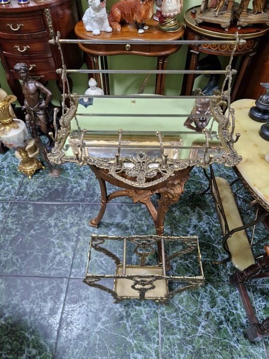 Стара уникална  английска бронзова закачалка с огледало и чадърник