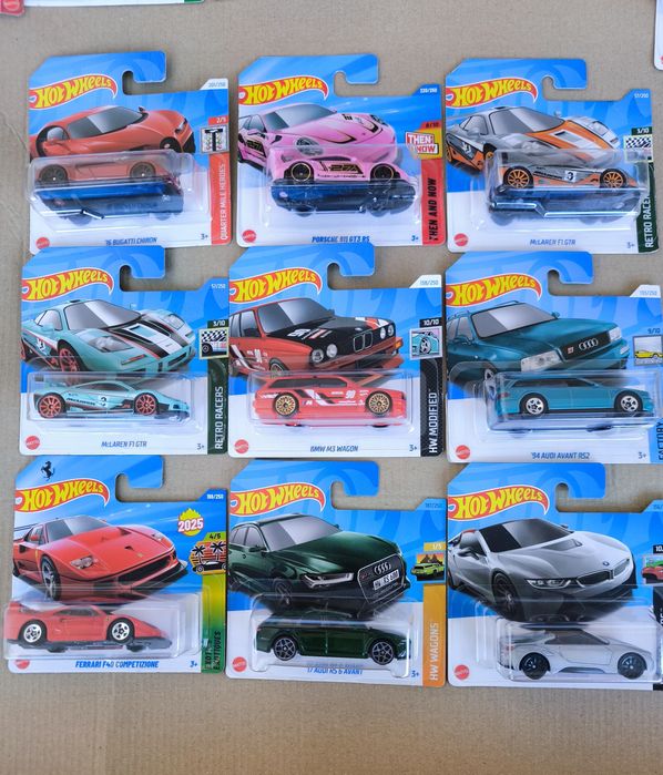 Hot wheels 27бр. Mercedes, BMW, Audi, Ferrari, Nissan