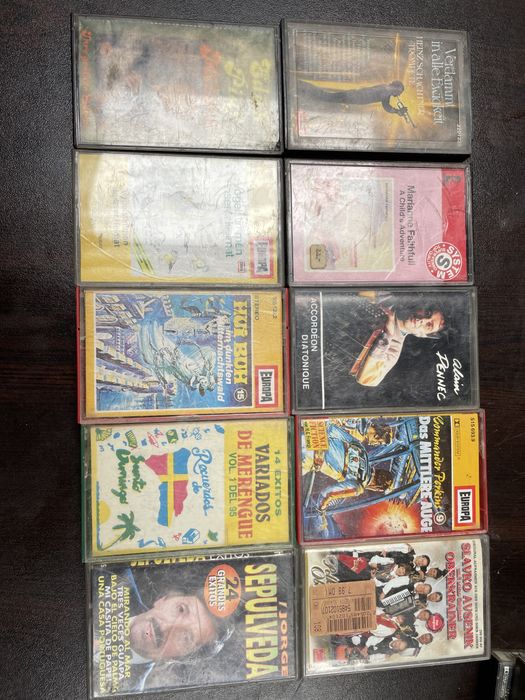 продавам 25 бр. касети