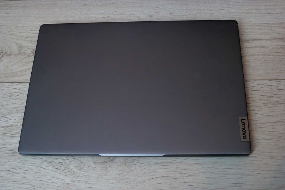 Laptop Lenovo Ideapad Pro 32GB Ram 1TB SSD 7840hs 780m 16" 16:10