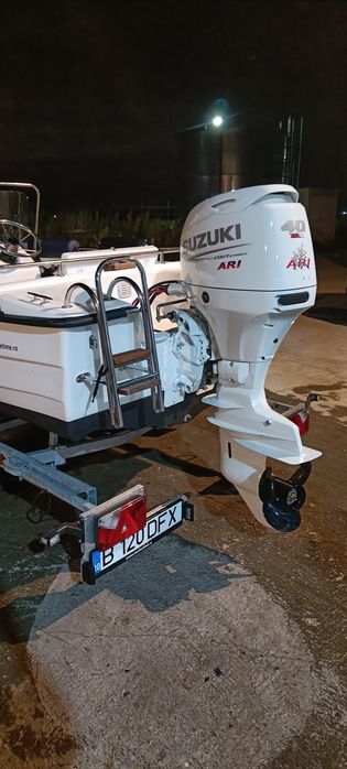 Barca Open cu Suzuki Ari RR