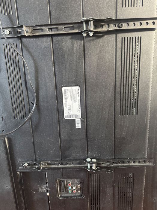 Смарт телевизор Grundig 48 инча без стоика