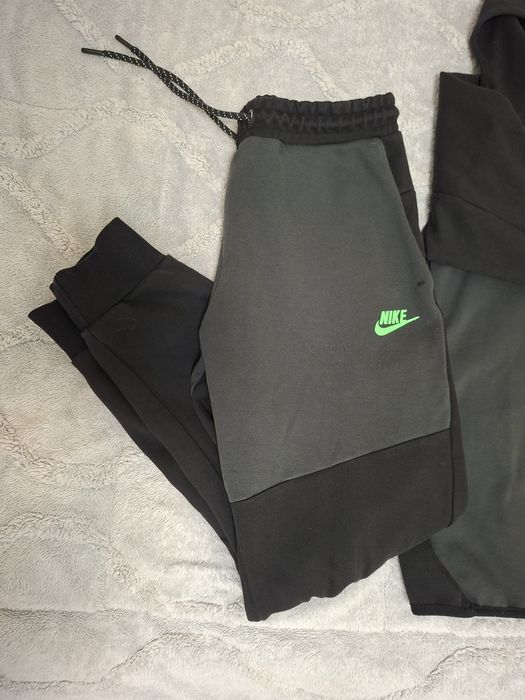 Nike tech fleece