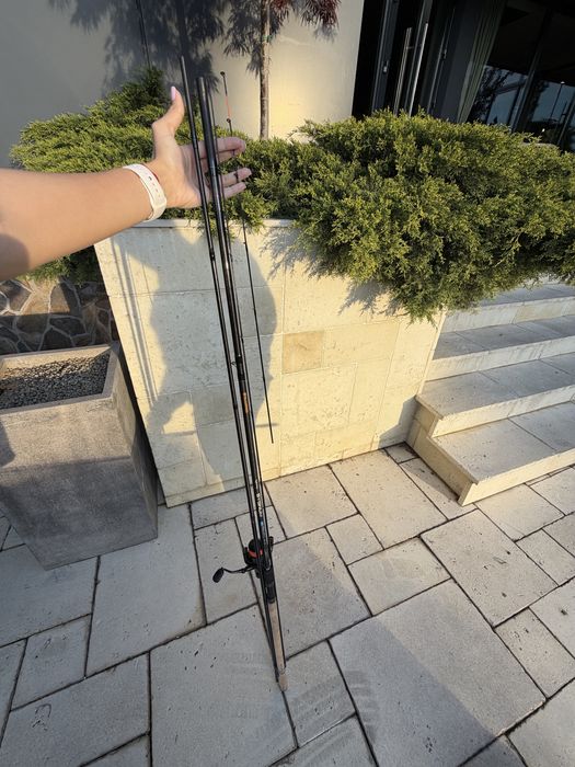 Lansetă Shakespeare Sigma XS Pro Advance A50-40 (casting 15-40g), cu mulinetă inclusă.