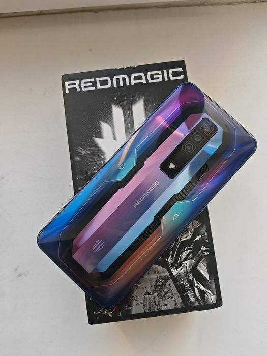 Honor Magic 6 pro IPhone 13 pro Xiaomi 12t pro Red Magic 7 Realme GT3