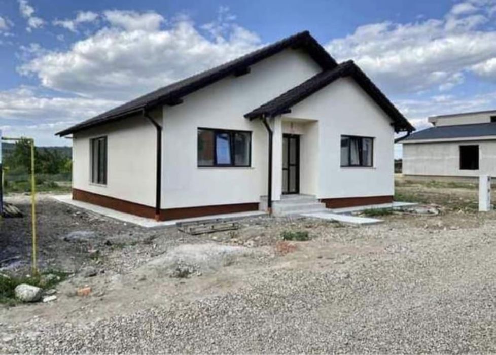 Case pe structura metalica