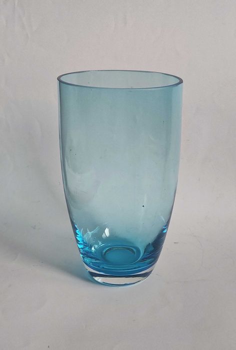 Ваза и свещник от цветно стъкло