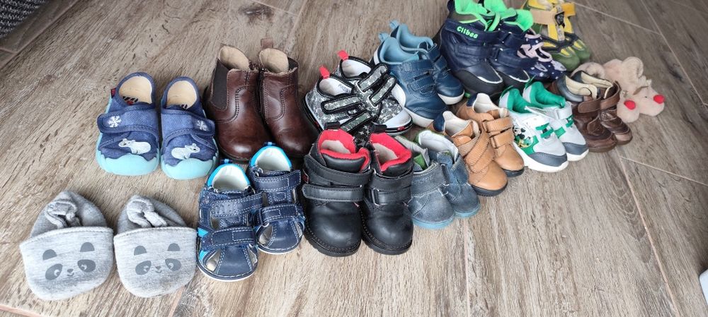 Pantofi piele botez bebelus -adidasi diferite  marimea