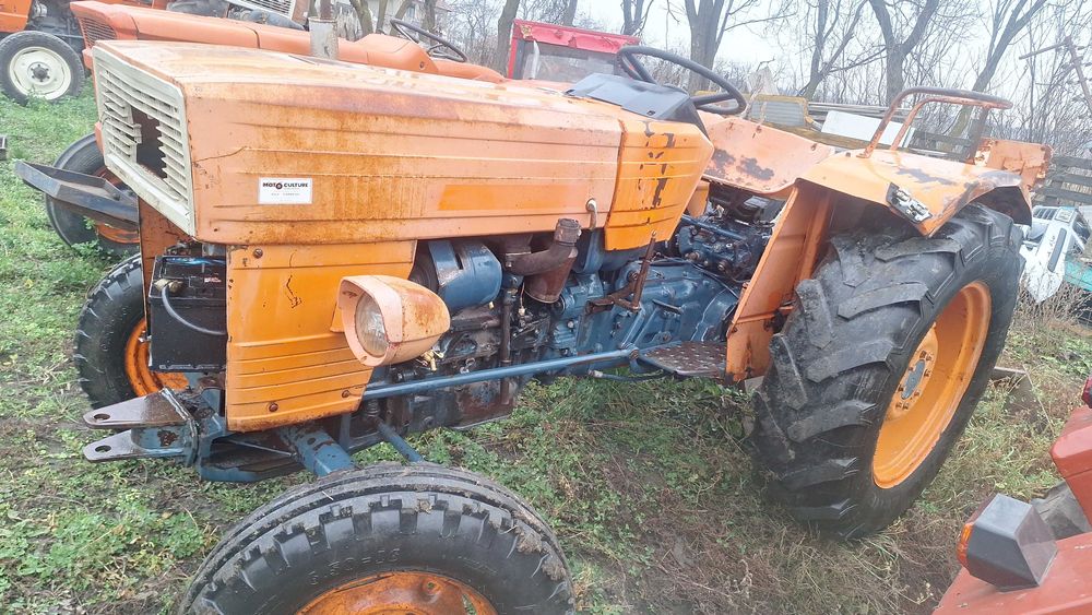 Vand tractoare fiat