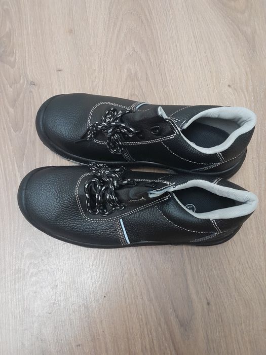 Продам ботинки мужские