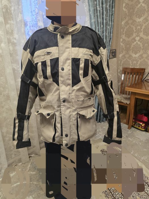 Продам мотоциклиста  куртку