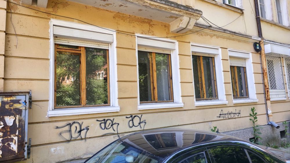 Продава се 2-ст. тухлен апартамент на ТОП локация в жк.Изток,гр.Перник