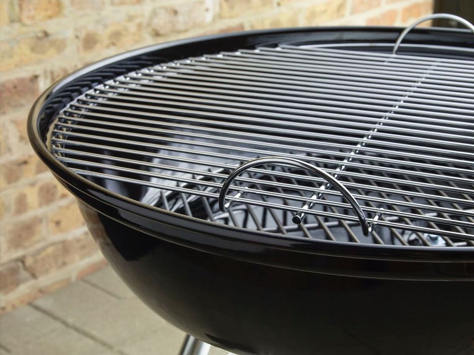 Угольный гриль Weber Compact Kettle 57 см, с гарантией 5 лет.