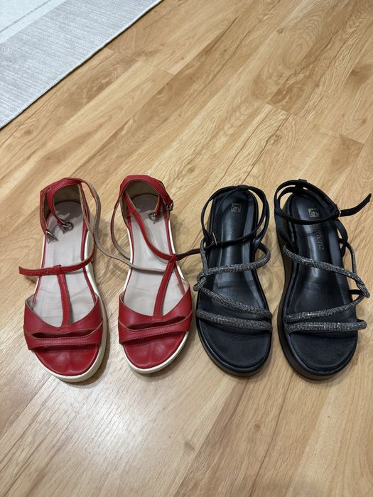 Два броя дамски сандали