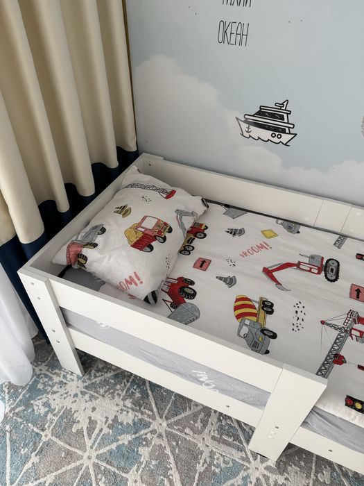 Детская кроватка с матрасом