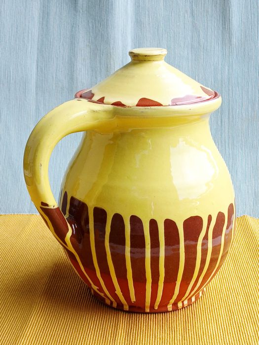 Стомни,  кани, крондири, бъклици, дяволска стомна, битова керамика