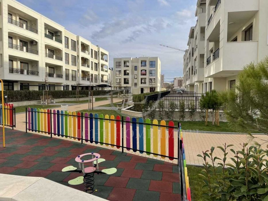 Продава се Тристаен апартамент в Пловдив, Христо Смирненски - 141 кв.м за 1015 €/кв.м - Снимка #16