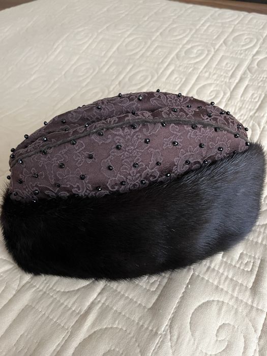 Продам норковую шапку пилотку
