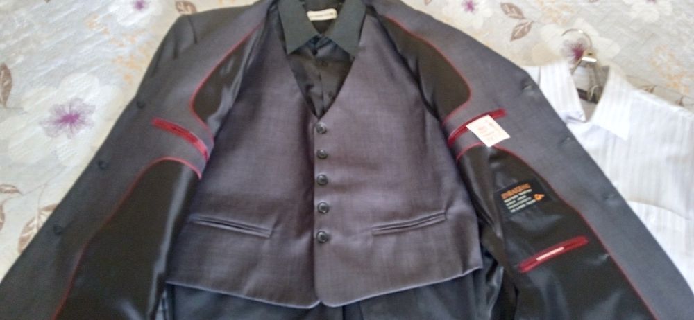 Пиджак с жилетом , 48 размер