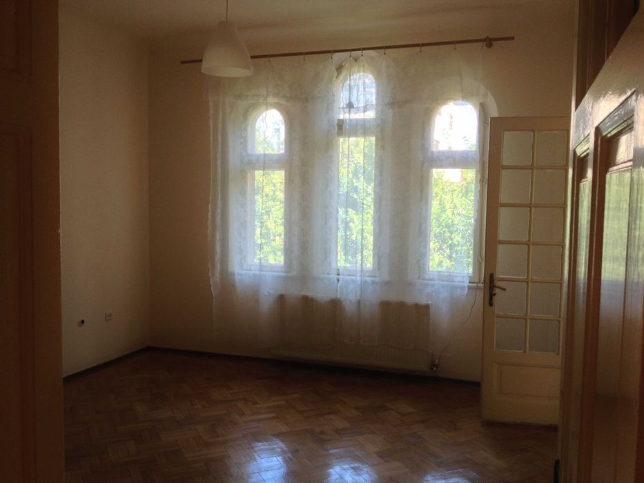 Ofer spre inchiriere apartament 3 cam in vila Domenii Casin