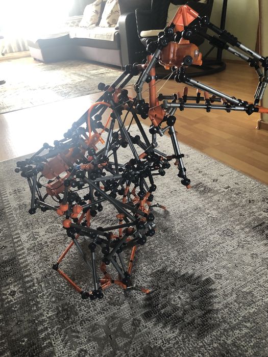 Продам конструктор Динозавр