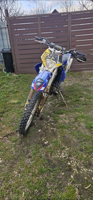Cross Yamaha 400