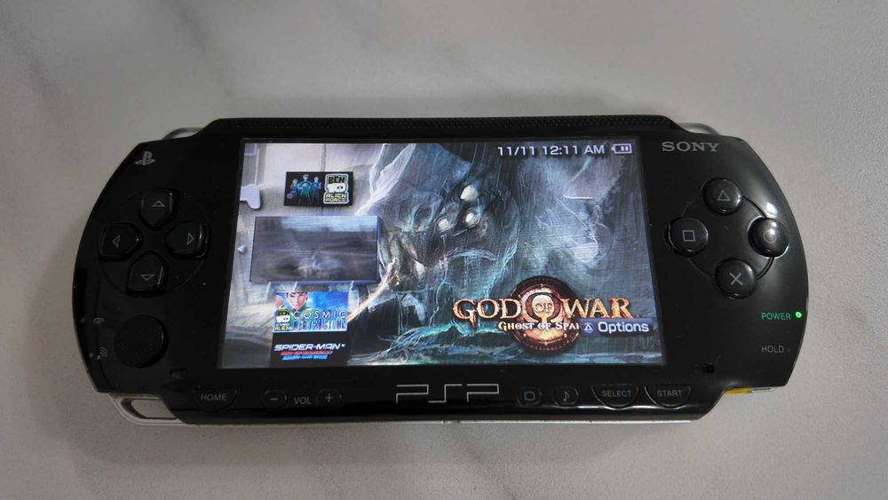 Sony PSP с игри + калъф + зарядно, готово за игра