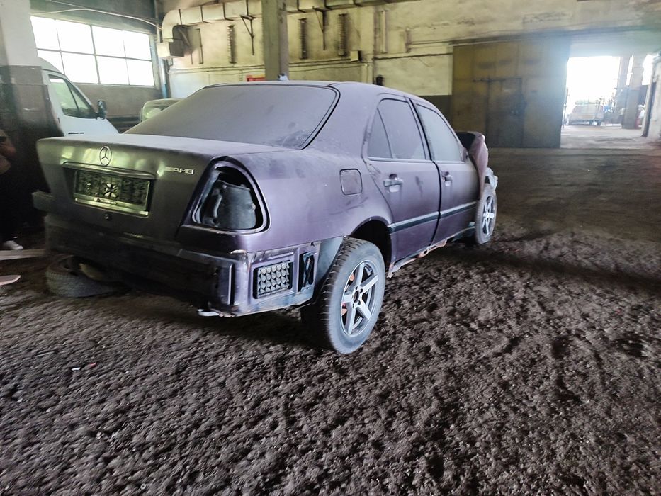 По запчастям продаётся МЕРСЕДЕС С180 W202