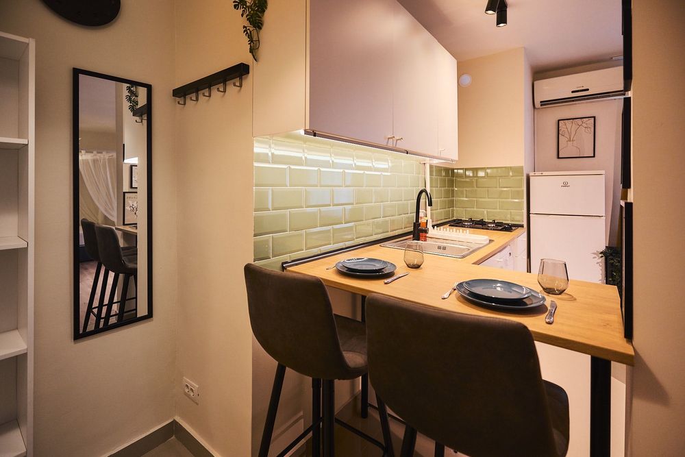 Garsonieră Premium | Design Interior | Centru București | Conexiune directa Aeroport | Metrou M1 & M4 — 600 EUR/lună