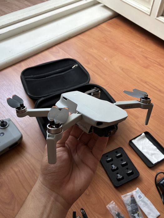 Дрон DJI Mini2 Fly More Combo