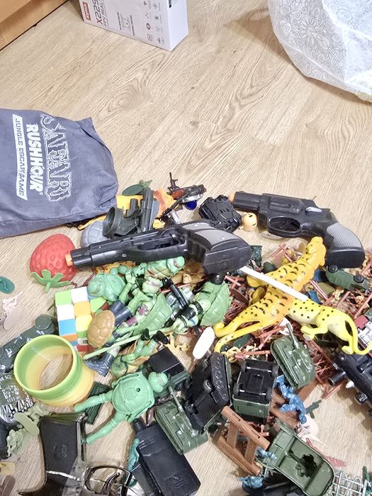 Продам всякие игрушки