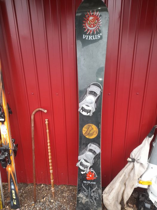 Placi, schiuri, clăpari 100 lei orice